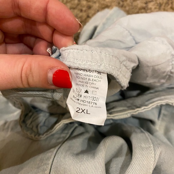 Jean Shorts - Picture 3 of 3